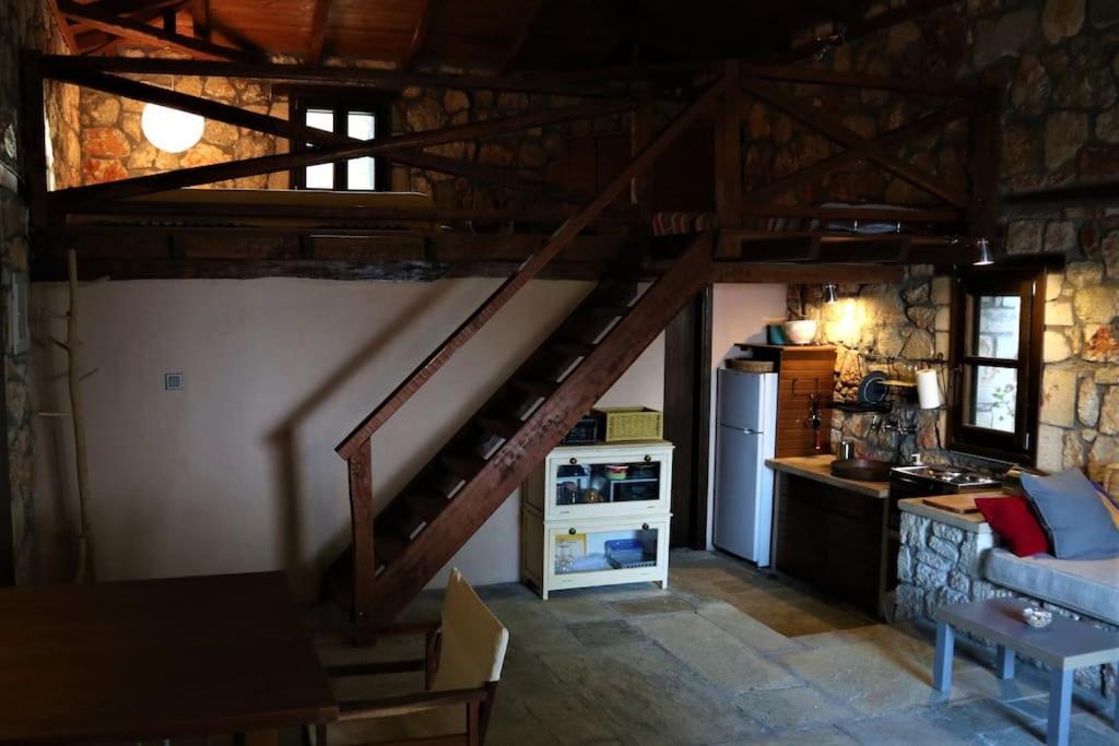 Vakantiehuis Wood & Stone Dream View House A Diaporos